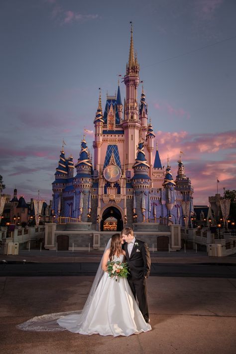 Wedding At Disneyland, Disneyland Wedding Theme, Disney Wedding Photos, 15 Photoshoot, Disney Wedding Ideas, Bisexual Wallpaper, Disney Wedding Venue, Disneyland Wedding, Disney Princess Wedding