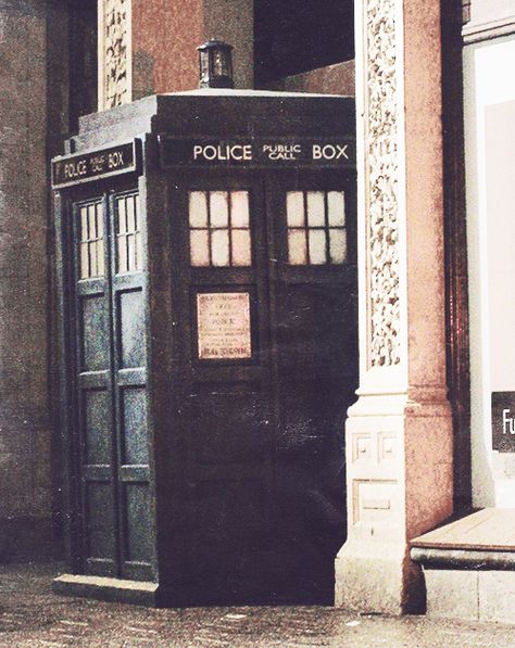 Doctor Who Police Box, The Light, Doctor Who, The Moon, Blogger, Moon, Tumblr