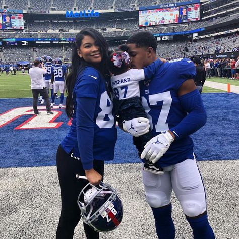 Sydney Simpson, Football Relationship Goals, Nfl Wife, Football Gf, Football Relationship, Nfl Wives, Future Family Goals, Football Wife, Couple With Baby