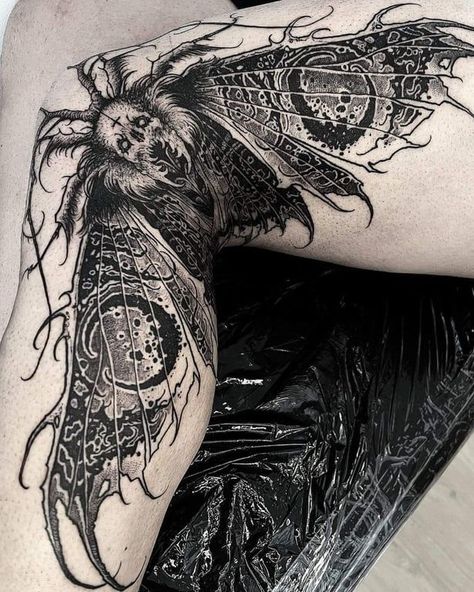 Full Leg Tattoos, Goth Tattoo, Wicked Tattoos, Scary Tattoos, Muster Tattoos, Creepy Tattoos, Moth Tattoo, Spooky Tattoos, Gothic Tattoo