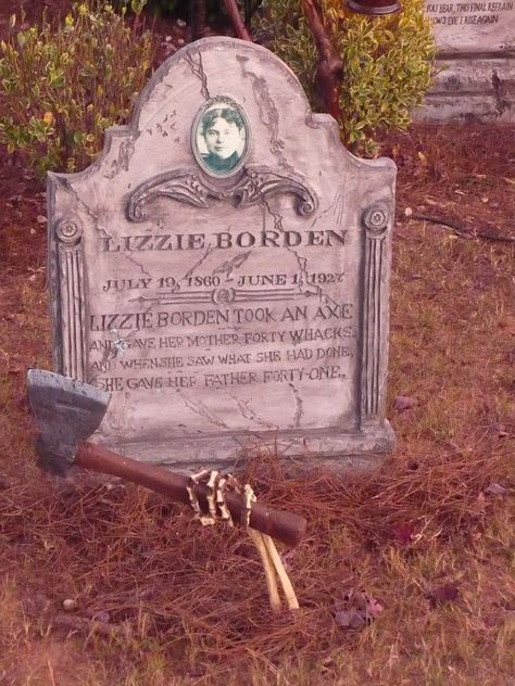 Halloween Lizzie Borden tombstone Lizzie Borden, Halloween Outside, Halloween Graveyard, Halloween Tombstones, Halloween Yard, Halloween 2019, Halloween Inspiration, Six Feet Under, Halloween Props