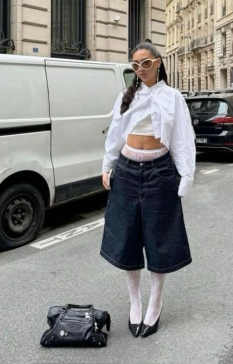 Shibuya Street Style, Fitted Shirt Outfit Women, Autumn 2024 Fashion Trends Women, Baggy Pants With Heels, Fashion Inspo Outfits 2024 Spring, La Street Style 2024, Long Shorts Outfits Aesthetic, Hanoi Outfit, Spring Summer 2025 Fashion Trends