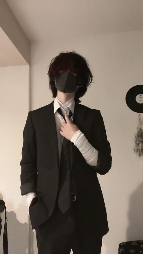 Woman In Suit, Foto Fake, Attractive Guys, Tomboy Fashion, Attractive People, Really Cute Outfits, Cosplay Outfits, Character Outfits, Aesthetic Outfits