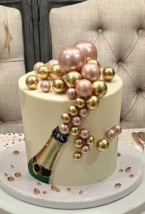 40th Birthday Ideas For Women Table Decor, Champagne Bubble Cake, Martini Cake Design, Cake 40 Birthday Woman, 50th Bday Cake For Women, Cake 30th Birthday Women, 40tj Birthday Party Ideas For Women, Martini Birthday Cake, Champagne Cake Design