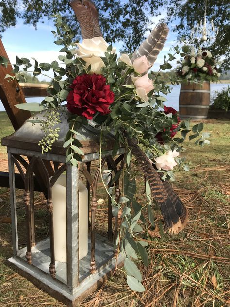 Burgundy and turkey feathers add the perfect touch to a fall wedding! Florals by Flowers from the heart Turkey Feather Centerpiece Wedding, Turkey Feather Wedding Bouquet, Turkey Feather Wedding Decor, Turkey Feather Bouquet, Turkey Feather Wedding, Feather Decor Wedding, Pheasant Feather Wedding, Turkey Feather Decor, Bowling Wedding