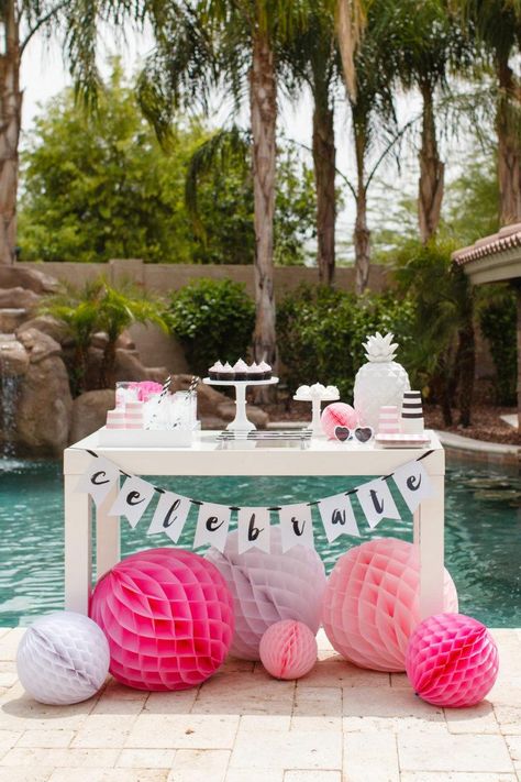 12 summer pool party ideas Bridal Shower Table Decorations, Flamingo Pool Parties, Pool Party Themes, Flamingo Pool, Summer Bridal Showers, Pool Party Decorations, Bridal Shower Tables, Pool Birthday, Summer Pool Party