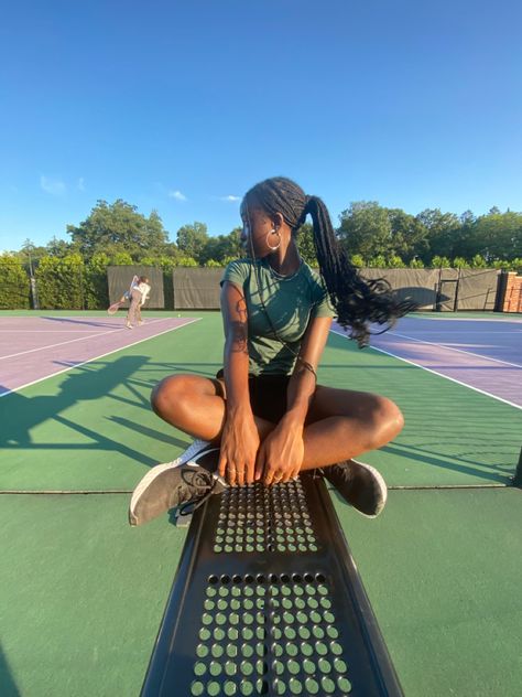 Girly Sporty Aesthetic, Black Tennis Players, Tennis Aesthetic Black Woman, Tennis Girlfriend, Tennis Pics, 2024 Plan, Tennis Lifestyle, Tennis Aesthetic, Tennis Tips