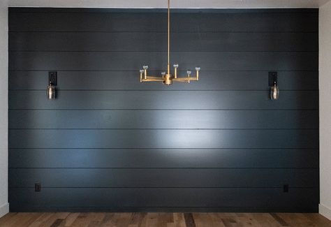 Black shiplap wall Black Shiplap Accent Wall, Shiplap Dining Room, Accent Wall Paint Colors, Black Shiplap, Wall Paint Color, Mid Century Modern Farmhouse, Carved Tree, Interior Tips, Simple Farmhouse