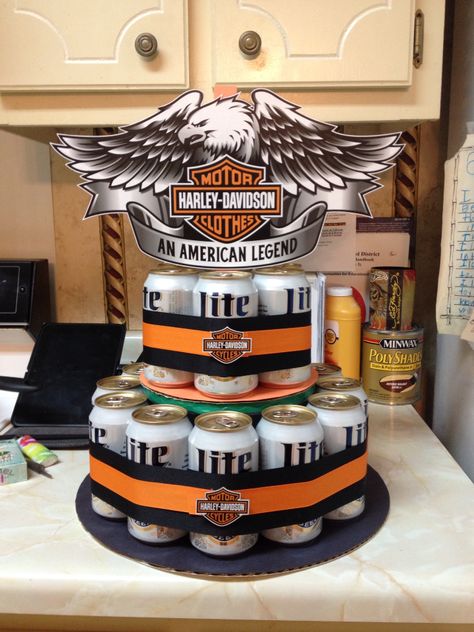 Harley Davidson beer cake I made for my dad's 50th birthday Harley Davidson Party Theme, Biker Cake, Motorcycle Birthday Parties, Beer Cakes, Harley Davidson Cake, Harley Davidson Decor, Harley Davidson Birthday, Motorcycle Party, Biker Party