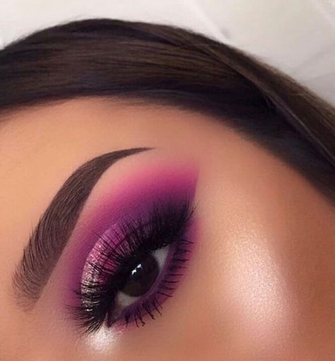 Makeup Morado, Colorful Eye Makeup, Beauty Creations, Eye Makeup Art, Makeup Obsession, Pink Makeup, Makeup Goals, Makeup Designs, Glam Makeup