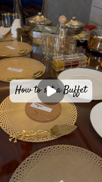 Maria Mohni on Instagram: "Sharing a few easy tips to set a buffet table for lunch, dinner and hi-tea. 

I always start with menu prep and crockery selection according to menu. Rest you just need to assist your guests with an easy flow around the buffet table.

Hope this helps. Enjoy ❤️

#askfitmama #dawaat #partyhostingtips #howtohost #hostingtipsandtricks #hostingaparty #lahorefoodies #homecookedfood #buffetsetup #howto #buffettable" Buffet Table Ideas With Chafing Dishes, Table Setting For Buffet Dinner, Buffet Arrangement Ideas, Beverage Table For Party, Lunch Set Up Table, How To Set A Buffet Table For A Party, Buffet Tablescapes Ideas, Christmas Catering Ideas Buffet Tables, Luncheon Decor Ideas