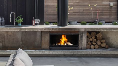 Escea EW5000 Outdoor Wood Fireplace | Escea Fireplaces AU Fireplace Cooking, Installing A Fireplace, Modern Outdoor Fireplace, Outdoor Interior Design, Outdoor Wood Fireplace, Outdoor Bbq Area, Outdoor Fireplace Designs, Outdoor Fireplace Patio, Outdoor Bbq Kitchen