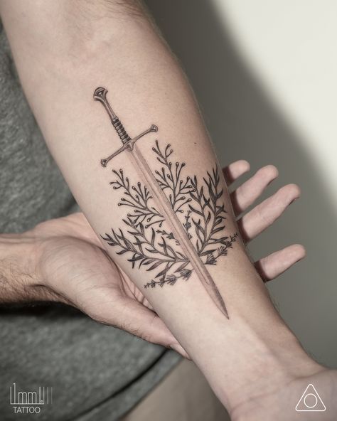 Fellowship Of The Ring Tattoo, Anduril Tattoo, Narsil Tattoo, Lotr Swords, Lotr Tattoo, Inspo Tattoo, Fine Line Tattoo, Old School Tattoo Designs, Ring Tattoos