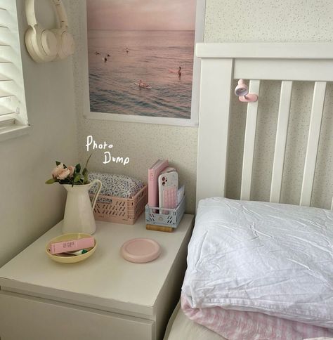 𐙚 Ellie | So cute 📷🌸🤍 | Instagram Pink And Blue Room Aesthetic, Bedside Table Aesthetic Pink, Messy Bedside Table Aesthetic, Bedside Table Ideas, Aesthetic Pastel Alarm Clock, Messy Pink Room Aesthetic, Pink Heart Alarm Clock, Escape Plan, Cozy Room Decor