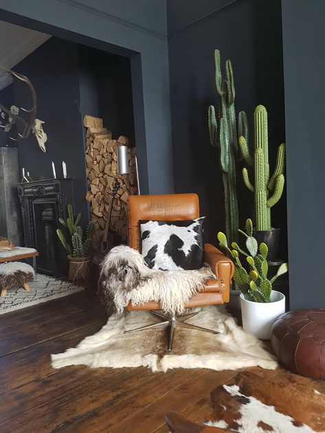 Nicola Broughton-"The Girl with the Green Sofa"Blog Homebeetle and Wilde-Interiors that Blur the Boundaries between Art, Anatomy, Natural History & Design. Style Deco, Western Home Decor, Living Room Inspo, A Living Room, Western Decor, Eclectic Decor, Room Designs, The Room, Room Set