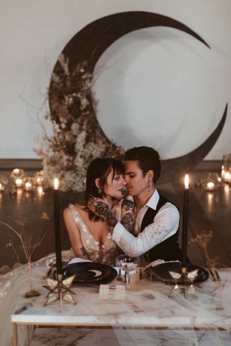 Celestial Wedding Sweetheart Table, Celestial Sweetheart Table, Celestial Woodland Wedding, Moon Altar Wedding, Autumn Celestial Wedding, Celestial Wedding Groomsmen, Eclipse Wedding Theme, Moon And Stars Wedding Theme Receptions, Black And Gold Celestial Wedding