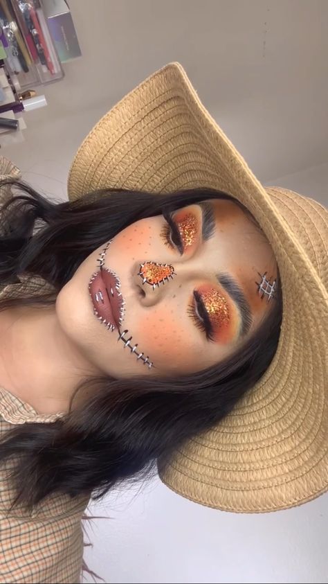 Scarecrow Halloween Makeup Looks, Scare Crow Make Up For Women Easy, Scarecrow Make Up Ideas For Halloween, Scarecrow Costume Ideas For Women, Scarecrow Halloween Makeup Cute, Scarecrow Halloween Costume For Women, Woman Scarecrow Costume, Scare Crow Makeup Cute Simple, Scarecrows Makeup