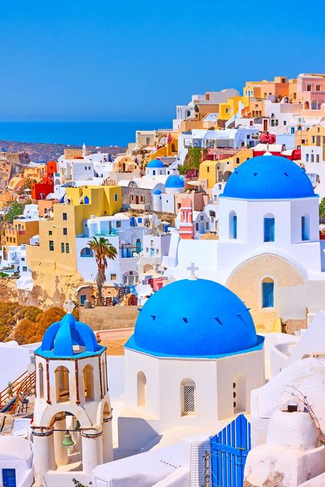 Ultimate guide of the best things to in Santorini, Greece! | what to do in santorini | greece vacation | greece travel | santorini beaches | greek islands santorini | santorini greece | oai santorini greece | european bucket list | greek islands | Santorini Bucket List, Greece Homes, Santorini Beaches, Things To Do In Santorini, Santorini Island Greece, Best Greek Islands, Greece Pictures, Greek Isles, Santorini Island