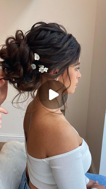 51K views · 3K likes | HANNAH TAYLOR on Instagram: "HOW TO- ROMANTIC TEXTURED UPDO 🤍 SAVE for later!! I’d love to know what you think to this look 😘 Beautiful accessories from @cassiembridalaccessories" Textured Updo, Hannah Taylor, Romantic Updo, Beautiful Accessories, Bridal Updo, Wedding Vibes, Save For Later, Hair Updos, Up Hairstyles