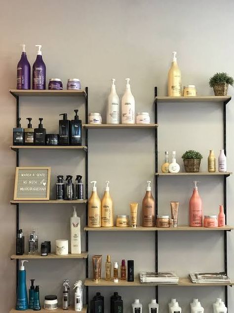 Salon Shelf Ideas, Salon Retail Display Ideas, Salon Retail Display, Barber Shop Interior, Salon Design Ideas, Hair Salon Interior, Retail Store Interior Design, Salon Suites Decor, Barbershop Design