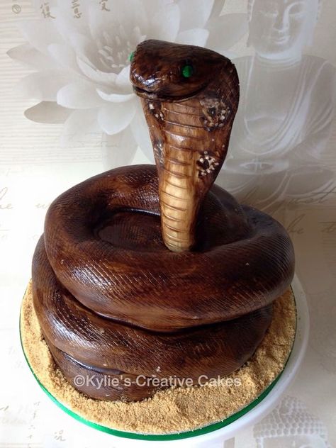 King Cobra Cake, Cobra Cake, Reptile Cake, Cake Sculpting, Snake Cakes, Cheetah Birthday, King Cobra Snake, Cobra Snake, Birthday Boys