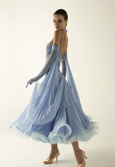 Ballroom Dress Inspiration, Farewell Dresses, Gala Outfit, Ballroom Dancing, Royal Outfits, Ballroom Dress, Darling Dress, Fantasy Dress, Fairy Dress