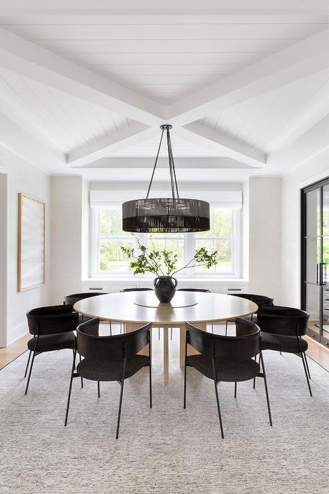 Round Chandelier Dining Room, Modern Round Dining Room Table, Dining Room With Round Table, Brad Williams, Black Round Dining Table, Fine Dining Room, Cold Spring Harbor, Round Dining Tables, Transitional Dining Room