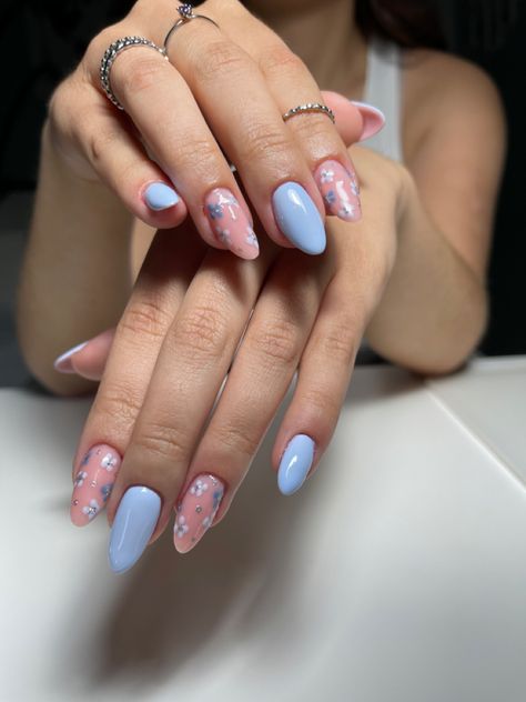 Pink And Blue Square Nails, Baby Blue And Pink Nails, Light Blue And Pink Nails, Light Blue Nails With Flowers, Nail Ideas For Wedding, Blue Nails With Flowers, Nails With Flowers, Light Blue Nails, Baby Blue Nails