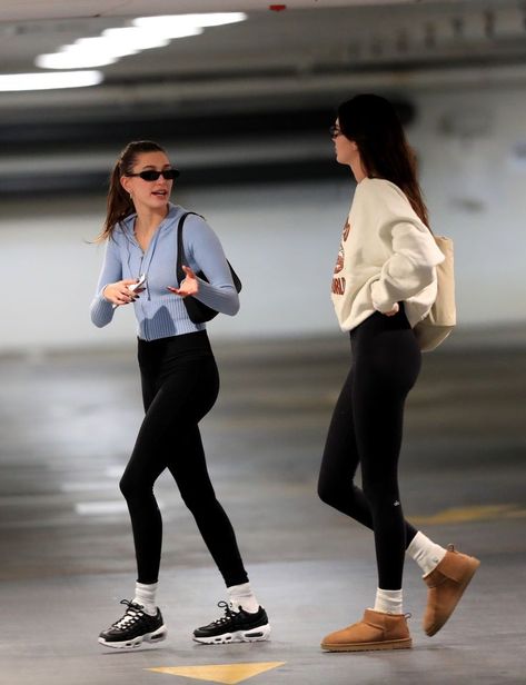 Hailey Bieber And Kendall Jenner, Kendall Jenner And Hailey Bieber, Outfits Leggins, Pilates Outfit, Kendall Jenner Street Style, Gymwear Outfits, Kendall Style, Lifestyle Motivation, Kendall Jenner Outfits