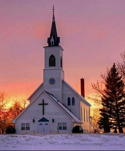 Rustic Chapel, Church Ornaments, Paint Reference, Church Photos, Abandoned Churches, Rugged Cross, Country Churches, Bawah Air, Old Country Churches