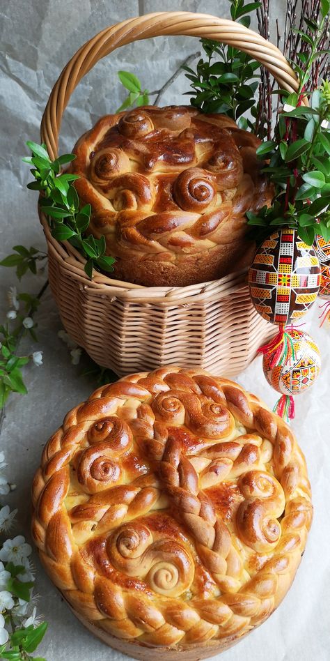 Art Ukraine, Polish Easter, Handmade Bread, Easter Egg Cookies, Bread Art, Easter Bread, Amazing Food Art, Ukrainian Recipes, British Baking