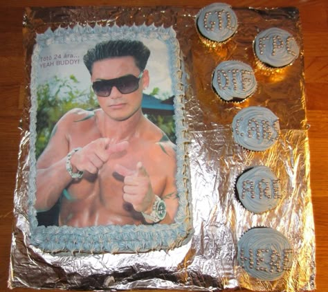 Jersey shore.. Pauly-D Birthday cake  and blue cupcakes Jersey Shore Cake Ideas, Jersey Shore Party Ideas, Jersey Shore Bachelorette Party, Gtl Jersey Shore, Jersey Shore Birthday Cake, Jersey Shore Birthday Party, Jersey Shore Pauly D, Jersey Shore Theme Party, Jersey Shore Party