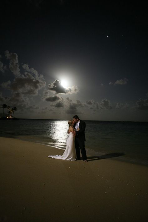 Perhaps a Full Moon Wedding!   Super moon November 2016 Moonlight Beach Wedding, Full Moon Wedding Photos, Moonlight Wedding Ceremony, Full Moon Wedding Pictures, Full Moon Wedding Ceremony, Moonlight Wedding Theme, Full Moon Wedding Theme, Night Time Beach Wedding, Night Time Wedding Photos