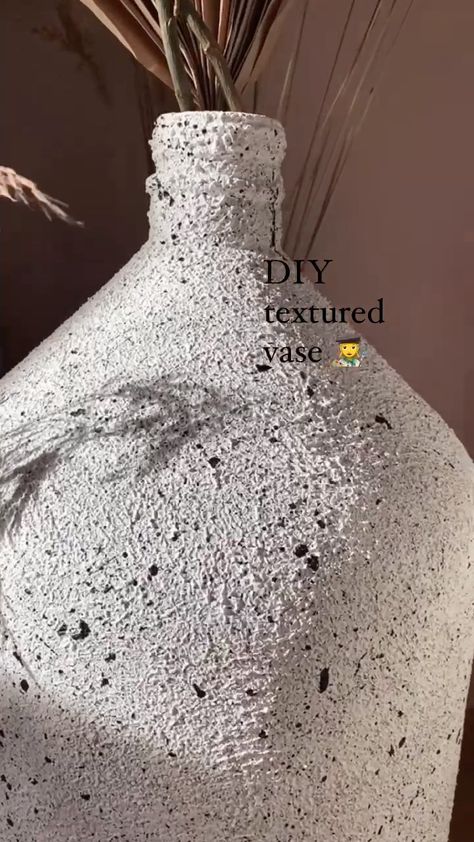 Baking Powder Paint, Diy Textured Vase, Diy Vase Decor, Textured Vase, Powder Paint, Texture Paint, Color Paint, Painted Vases, Instagram Diy