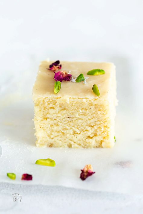 Milk Barfi Recipe, Easy Indian Dessert Recipes, Barfi Recipe, Burfi Recipe, Cardamom Powder, Indian Sweet, Clotted Cream, Indian Desserts, Indian Sweets