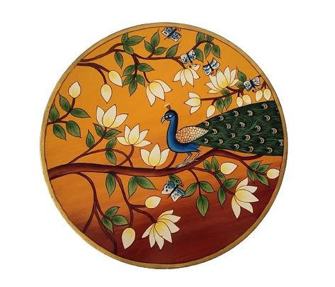 Peacock Artwork, Indian Traditional Paintings, Indian Artwork, Decorative Wall Hanging, Peacock Painting, Pichwai Paintings, Wooden Plate, Art And Craft Videos, Hanging Home Decor