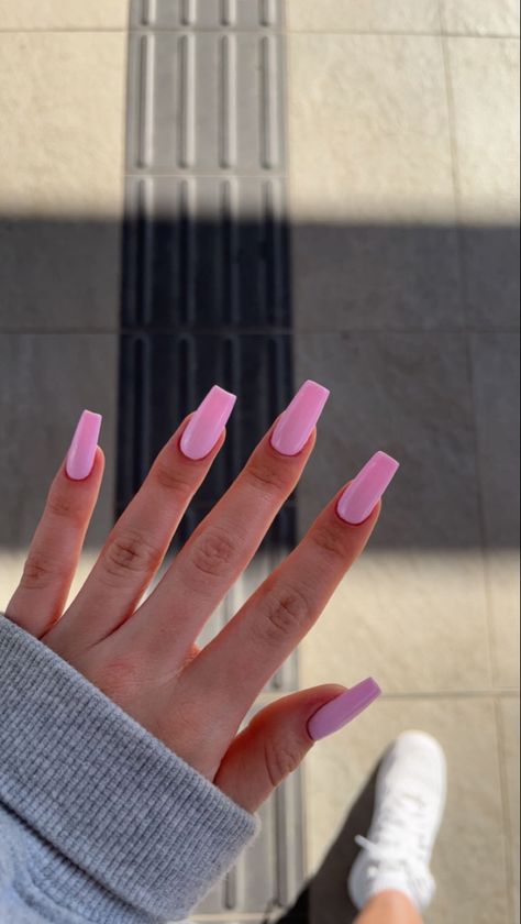 Light Bubble Gum Pink Nails, Pink Bubblegum Nails, Bumble Gum Pink Nails, Pink Nails Coffin Long, Basic Nails Pink, Bubblegum Pink Nails Acrylic, Nails For Summer Pink, Nails Acrylic Summer Pink, Nails Acrylic Summer 2024