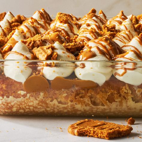 Delish Biscoff Tres Leches Cake, Biscoff Tres Leches, Biscoff Desserts, Tres Leches Recipe, Condensed Milk Cookies, Layered Dessert, Biscoff Cookie Butter, Crunch Bar, Biscoff Cookies