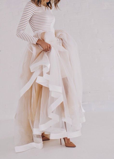 Gorgeous Minimalisticky Chic, Rok Tile, Wedding Dress Separates, Gonna In Tulle, Chic Wedding Dresses, Boho Styl, Striped Bodycon Dress, Hello Fashion, Unique Bride