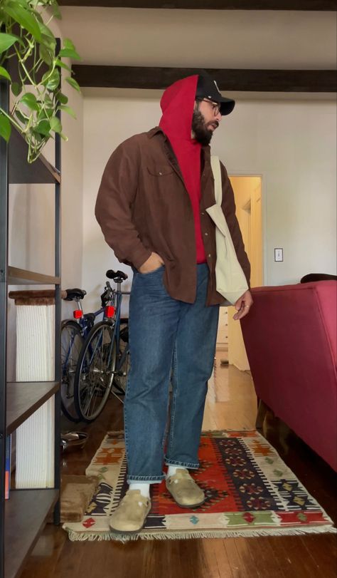 Red And Brown Outfit Men, Men’s Plus Size Outfits Fall, Over Size T Shirt Outfit Men, Cozy Mens Outfits, Mens Plus Size Fashion Men Street Styles, Men Tote Bag Fashion Street Styles, Brown Oversized Shirt Outfit, Cozy Outfit Men, Red Shirt Outfit Men