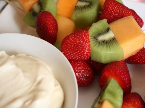 Amaretto Recipe, Healthy Fruit Dip, Dip Easy, Fruit Dips Recipes, Dessert Dips, Fruit Breakfast, Vanilla Pudding Mix, Fruit Dip, Fruit Tart