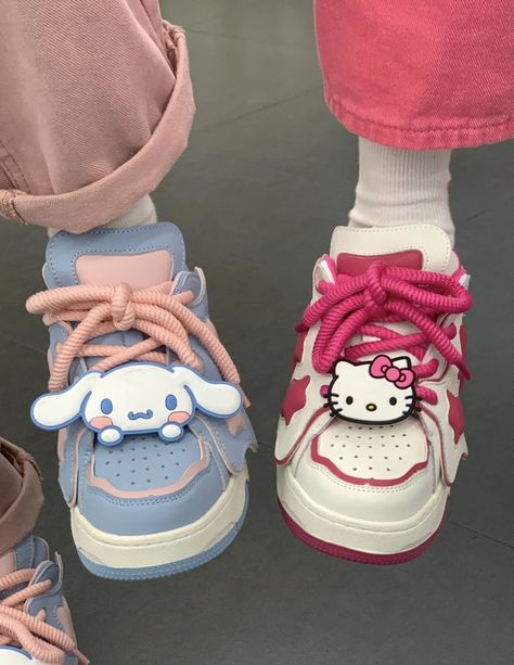 Anime Skateboard, Sanrio Clothes, Outfit Rosa, Sanrio Fashion, Cute Puppy Wallpaper, Matching Outfits Best Friend, Hello Kitty Shoes, Sneakers And Socks, Kawaii Shoes