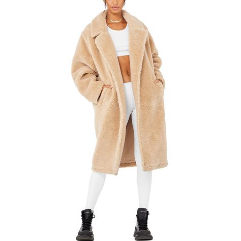 Celebrities and Twitter Lost It Over This Teddy Coat Last Year — and It's Finally Back Simple Winter Outfits, Sherpa Coat, Trench Jacket, Teddy Coat, Camel Coat, Sherpa Jacket, Back Women, Alo Yoga, Shearling Jacket