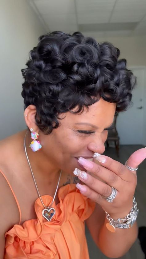 @keena360 shared a video on Instagram: “YES ITS A WEAVE! This short weave was created using @outre_hair Tara 2•4•6 hair After setting the waves using @nairobihair Foam I styled…” • Jul 1, 2022 at 3:00pm UTC Tara Hair Weave Hairstyles, Human Hair Crochet Braids, Short Weave Hairstyles, Finger Waves Short Hair, New Hair Look, Hype Hair, Short Relaxed Hairstyles, Short Hair Images, How To Curl Short Hair