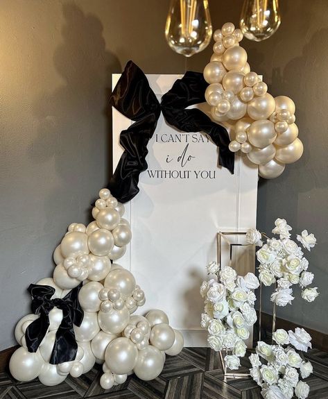 Grand Party Decorations, Outside Birthday Decor, Women Birthday Decorations, Wedding Balloon Centerpieces, Pearl Themed Birthday Party, Hall Decoration Ideas Party, 18th Birthday Ideas Things To Do On Your, Classy Birthday Decor, Black Bow Birthday Theme