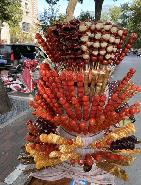 Candied Fruit Aesthetic, Hawthorn Tanghulu, Street Food Pictures, Candied Hawthorn, Street Food Dessert, Chinese Food Photography, Chinese Fruit, Fruits And Vegetables Pictures, Kue Macaroon