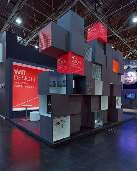 Cool for retail or convention design. Stand Wit Design - Euroshop 2011 by Wit Design, via Behance Expo Stand, Exhibition Stall, Kiosk Design, Stall Designs, Exhibition Stand Design, Exhibition Booth Design, Design Stand, Exhibition Display, Tradeshow Booth