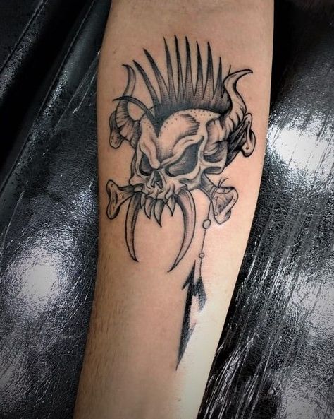 Metallica Skull Tattoo, Metallica Tattoo Ideas Design, Metallica Inspired Tattoo, Cliff Burton Tattoo, Metallica Tattoo Sleeve, Warhammer Tattoo Ideas, Metalhead Tattoo Ideas, Metallica Logo Tattoo, Metallica Tattoo Ideas