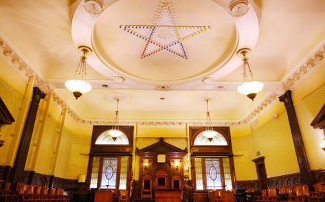 Photos: Inside San Francisco's Masonic Halls and Fraternal Lodges Freemason Lodge, Meeting Hall, Masonic Art, Lodge Room, Kingdom Hall, Odd Fellows, Masonic Lodge, What Is Today, Friendship Symbols