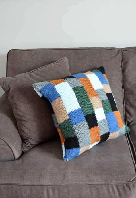 Trendy Crochet Pillow, Crochet Patterns For Pillow Covers, Crocheted Cushion Covers, Crochet Pillow Sham, Crochet Throw Pillow Cover, Modern Crochet Pillow, Crochet Throw Pillows, Knitted Pillow Covers, Pillow Case Crochet